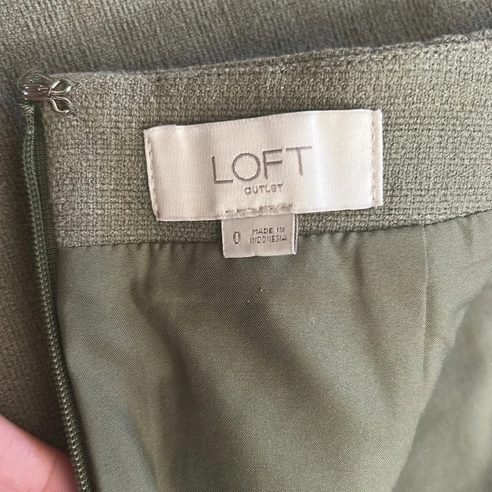 LOFT Olive Green Skirt with Pocket Detailing Size 0
